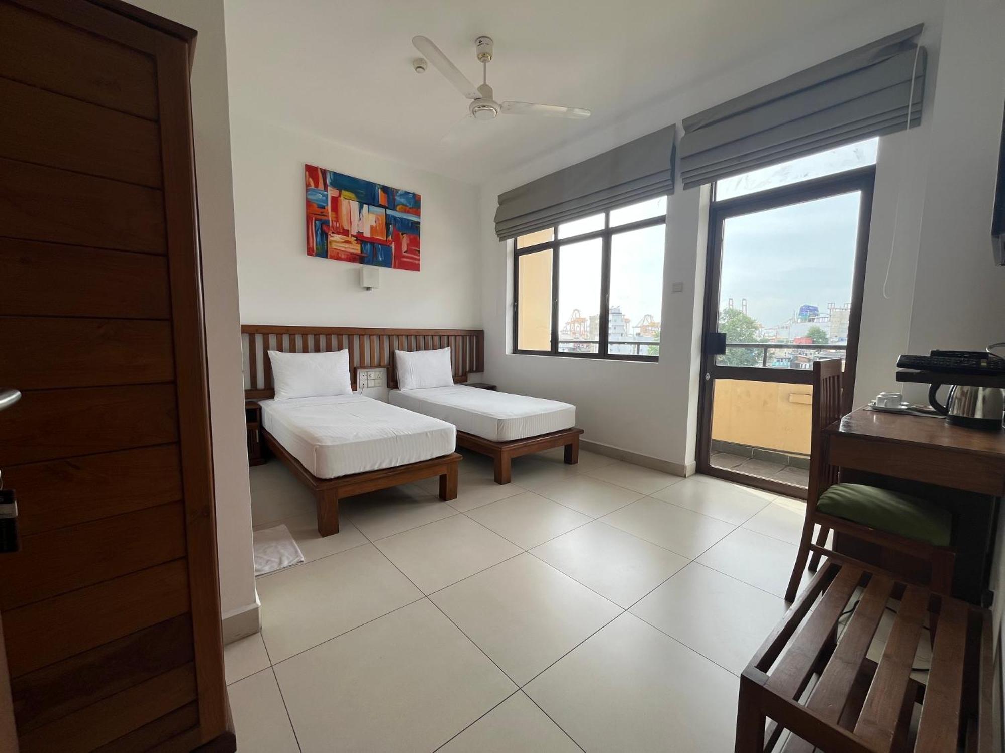 Port View City Hotel Colombo Exterior photo