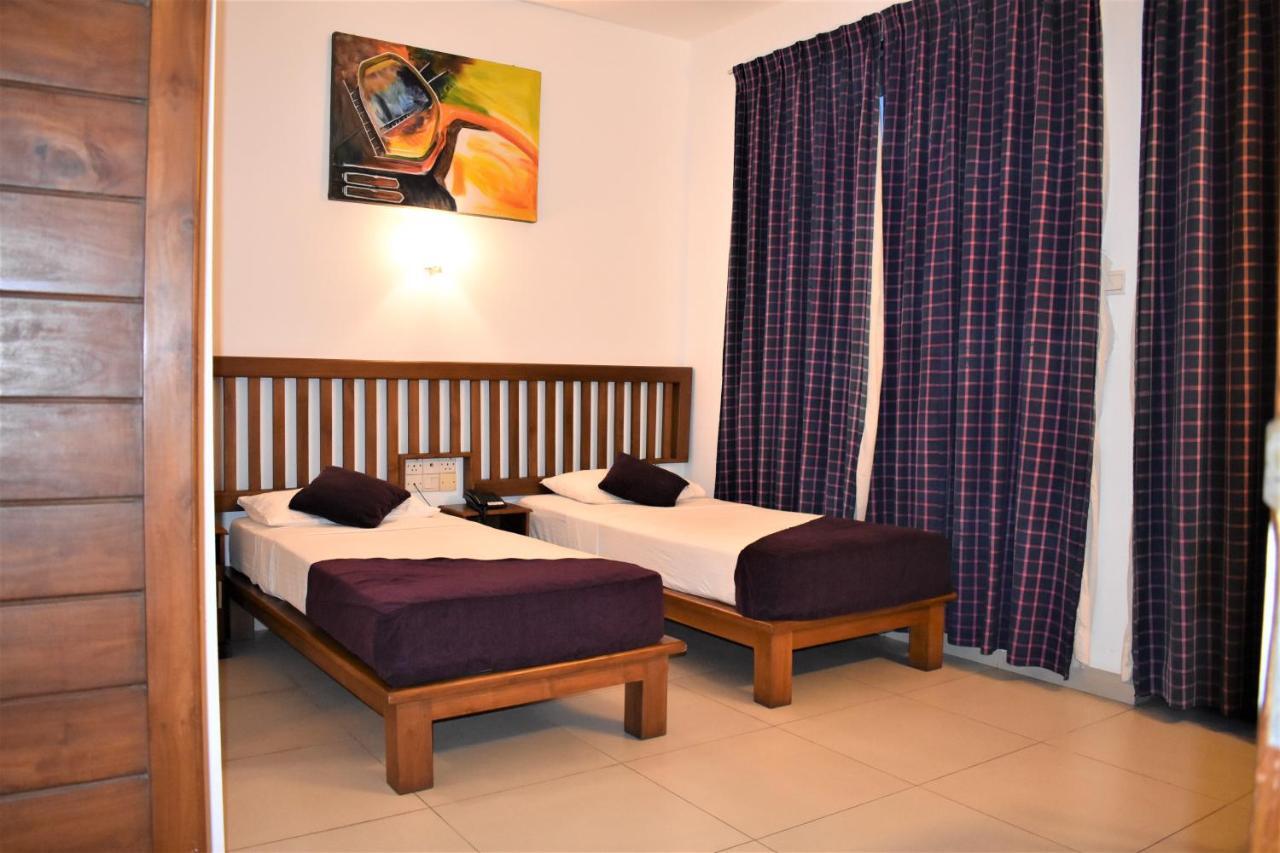 Port View City Hotel Colombo Exterior photo